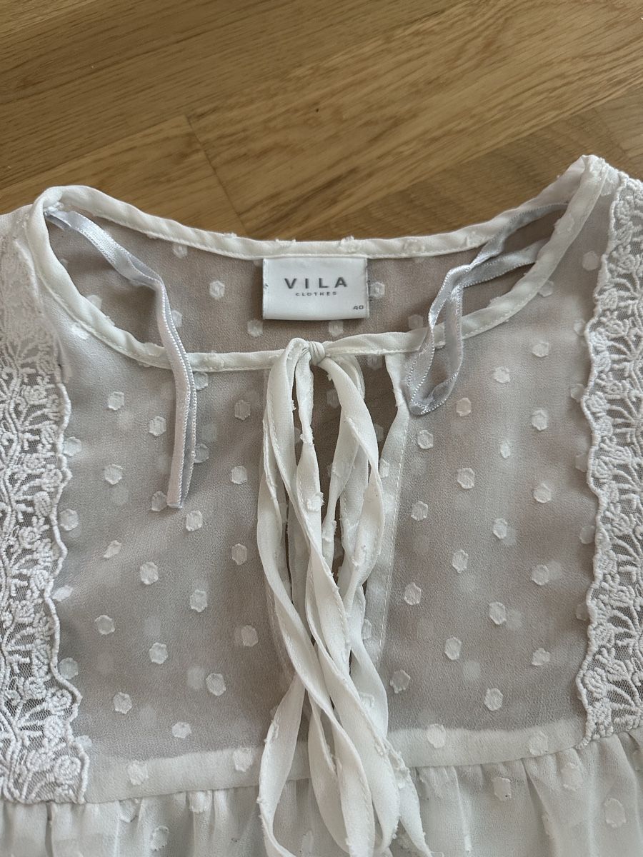Vila Blusen: chiffronbluse (40) – Gebraucht aus Freidorf TG von driftingforthrifting 1
