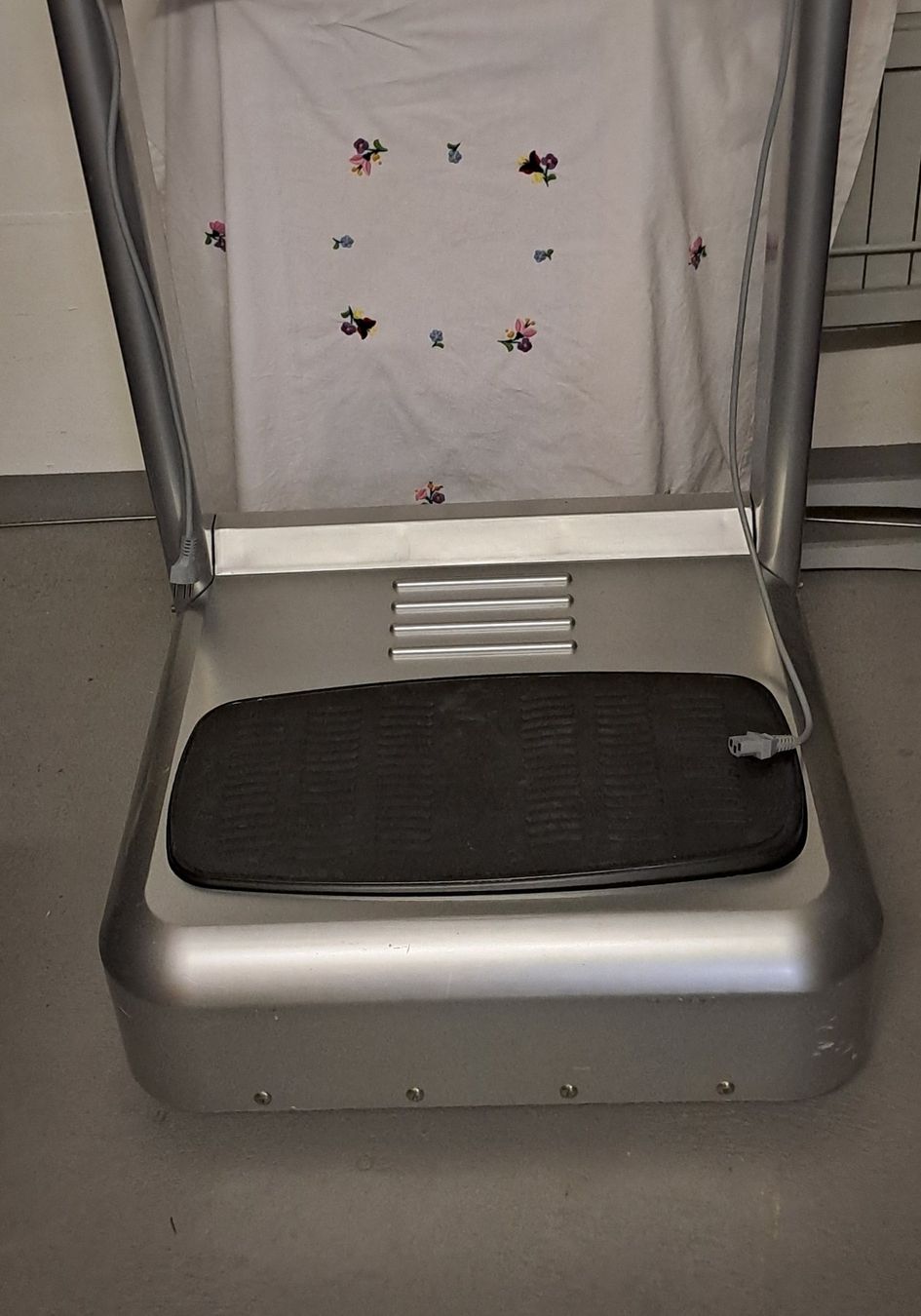Hometrainer: Vibration Plate – Usato da Bülach venduto da Beiri 2