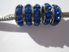 4 Strass Rondellen blau mit grossem Loch, Grosslochperlen