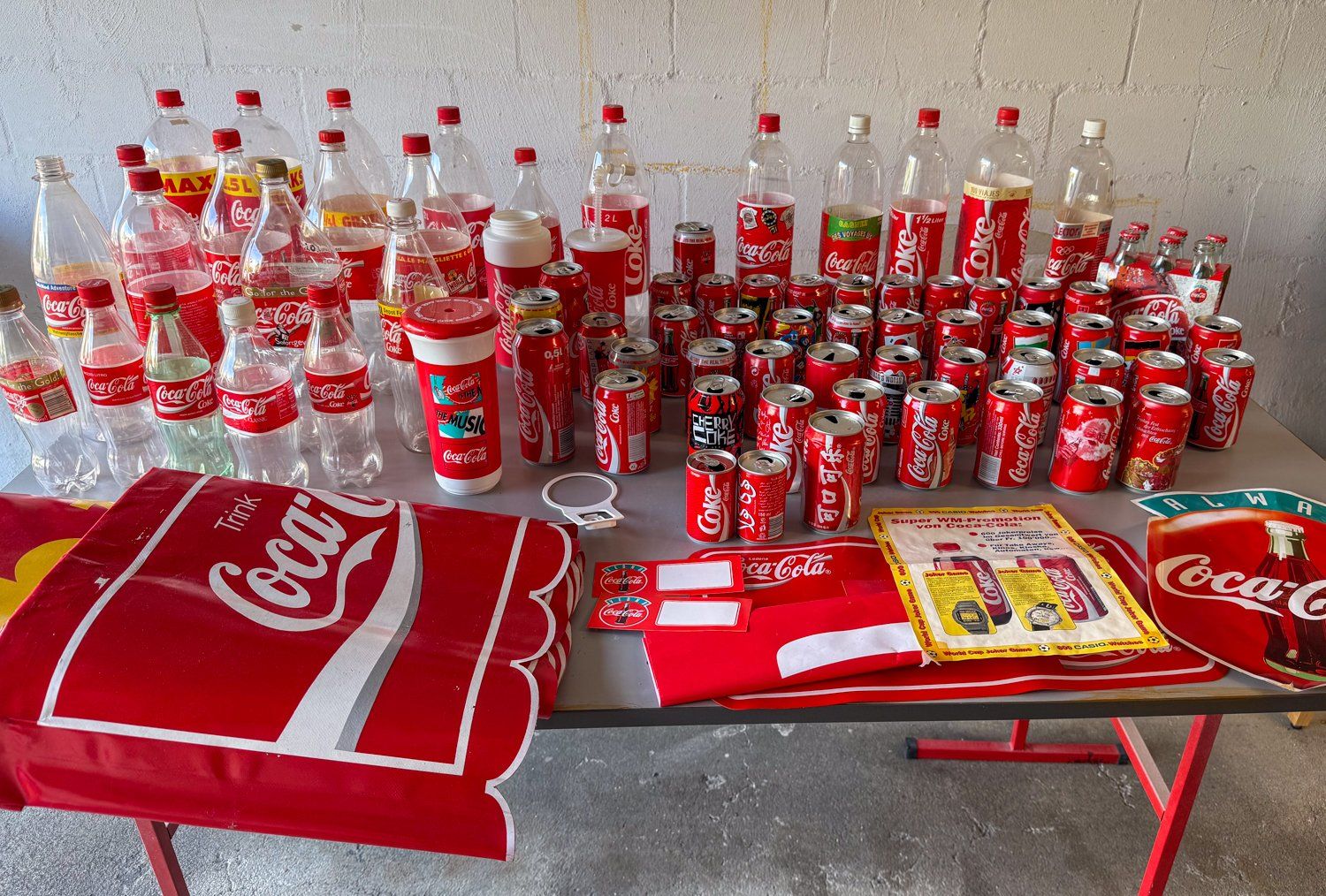 Coca-Cola Altro in Stoviglie & Bicchieri: Coca-Cola Sammlung: Flaschen, Dosen & Banner – Usato da Bülach venduto da sabrista 1