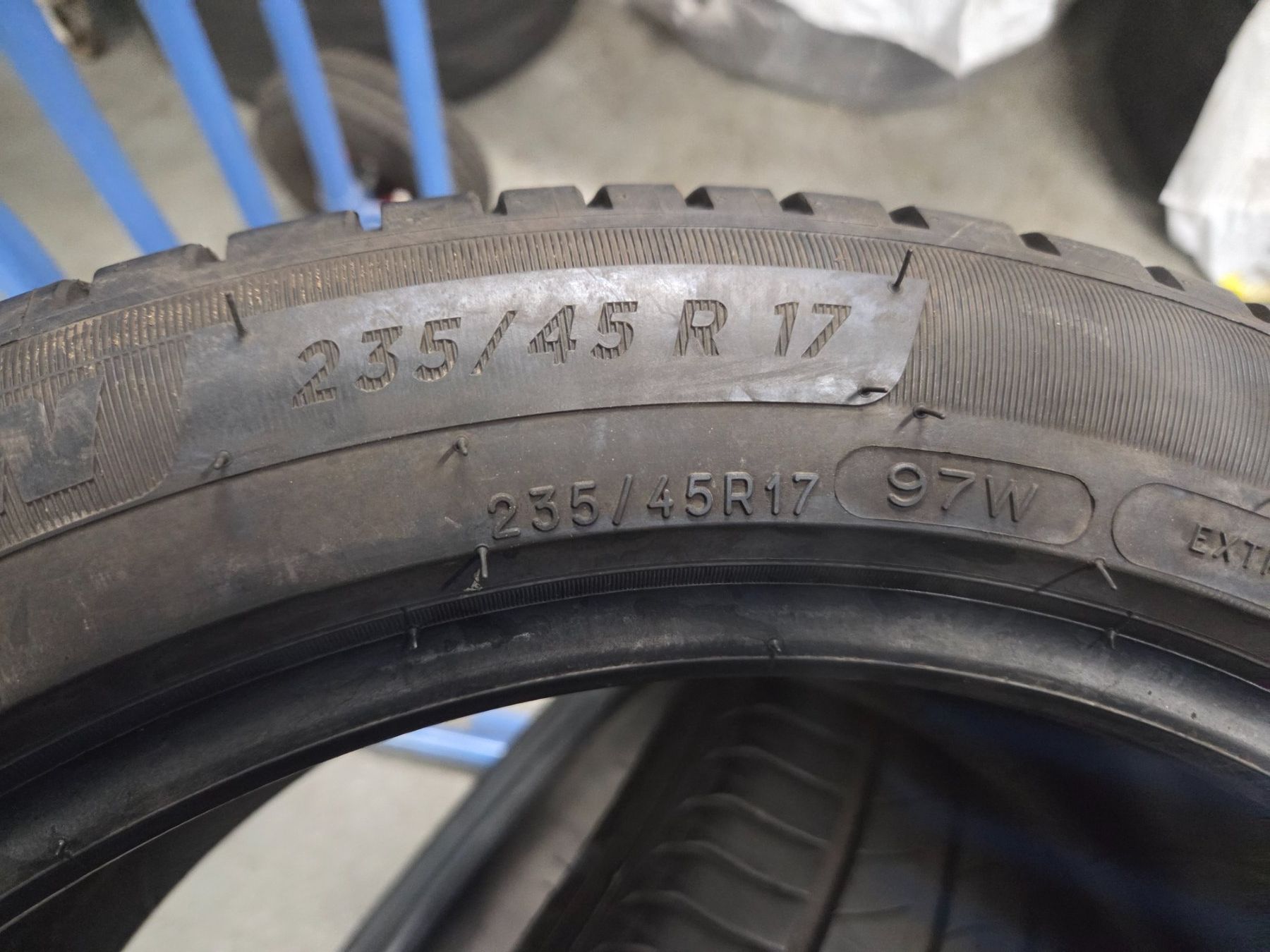 Michelin Pneumatici & Ruote complete: Michelin  235 / 45 R 17 – Usato da Fischbach-Göslikon venduto da Emanuel.Bardhi 3