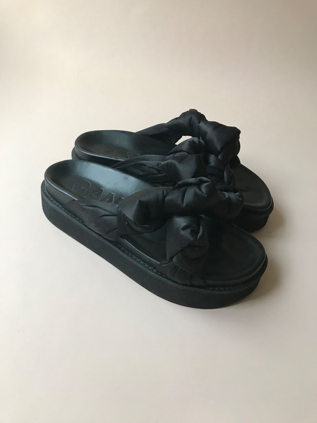 Ganni Damenschuhe: GANNI Plateau Sandalen – Neu und originalverpackt aus Zürich von susannchen123