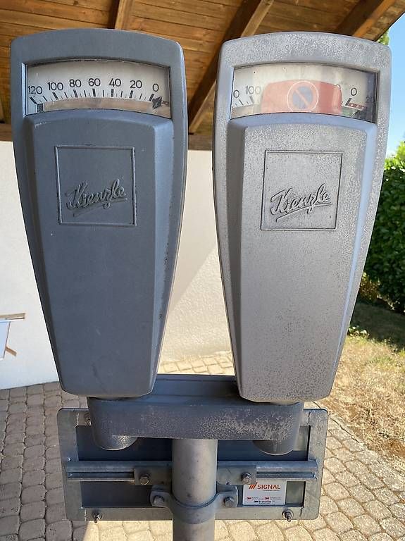 Registratore di cassa: 2 Parkuhren der Stadtpolizei – Usato da Günsberg venduto da Peso1 2
