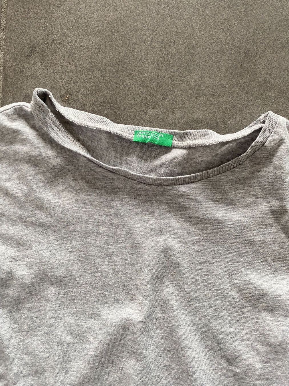 Benetton Camicette, T-shirt & Top: T-Shirt von Benetton hellgrau – Usato da Wohlen b. Bern venduto da Beppe99 3