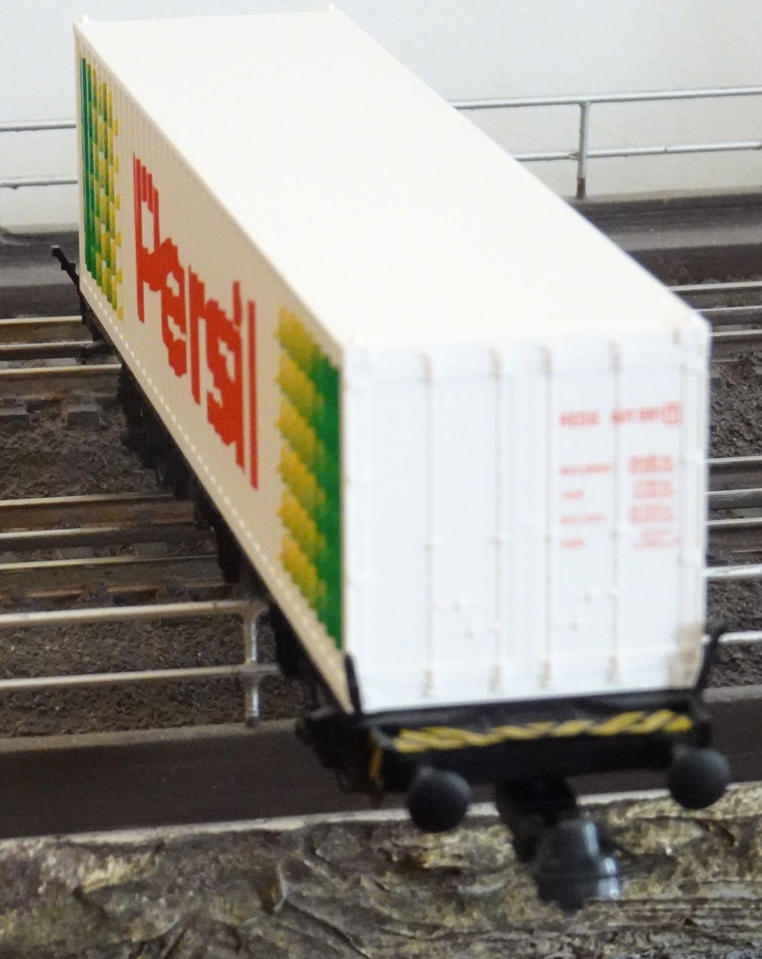 Roco Modellini di ferrovie: Fleischmann 5244, Container-Tragwagen "PERSIL" der DB – Usato da Grossaffoltern venduto da berner85 3
