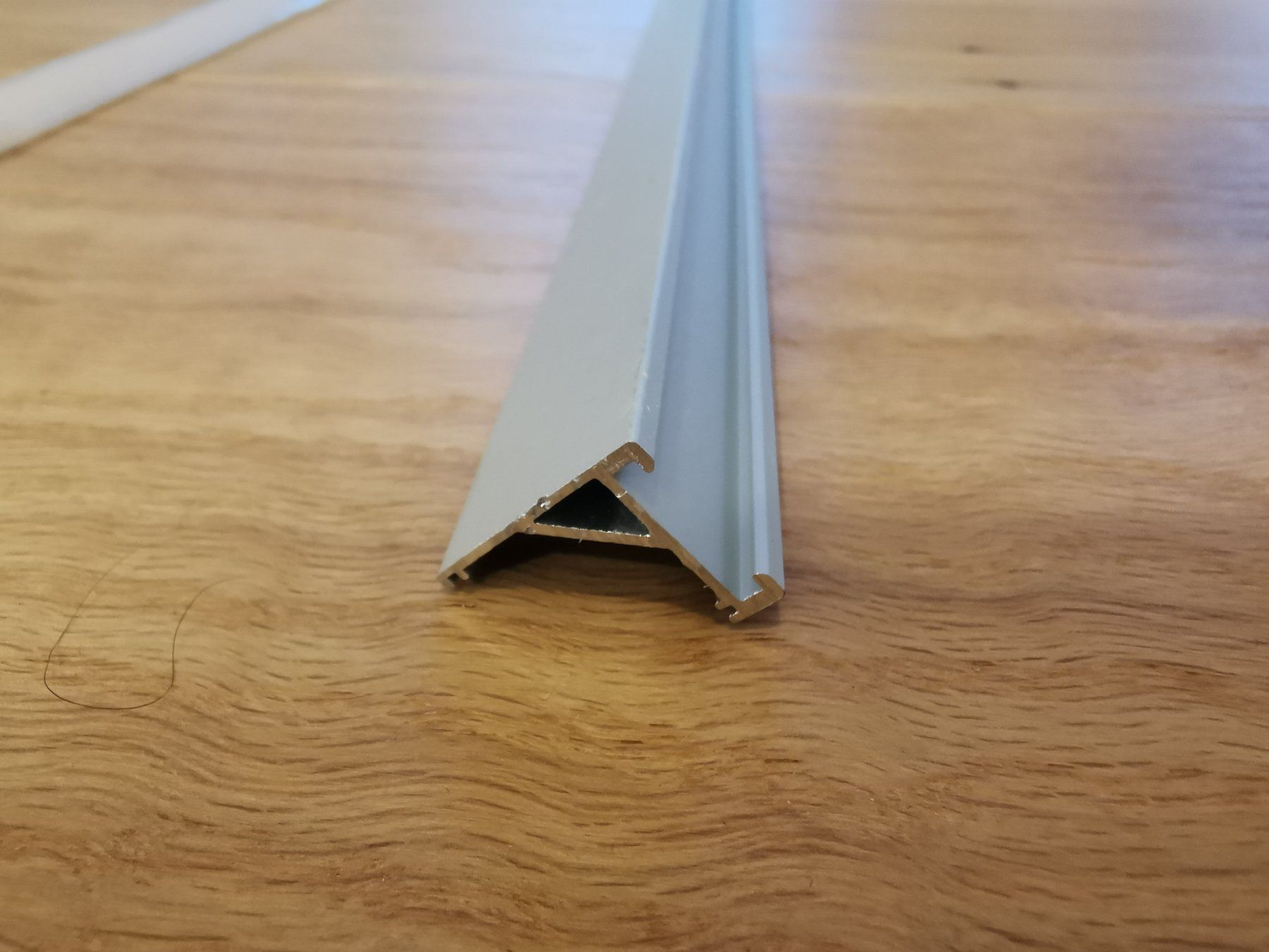 Duftöldiffusoren: LED Eckprofile (8 x 2 Meter) inkl. Diffuser – Neu und originalverpackt aus Wittenbach von  4