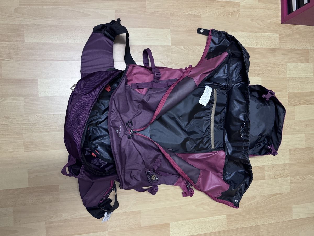 Decathlon Zaini: Forclaz Mt 100 Easy-Fit 50l – Nuovo (secondo la descrizione) da Wetzikon ZH venduto da bos_7dbr 1