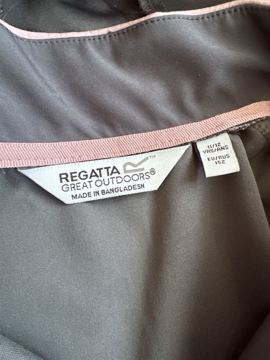 Jacken & Mäntel: Regatta Softshelljacke grau rosa Grösse 152 – Gebraucht aus Mörschwil von tweety9402 2