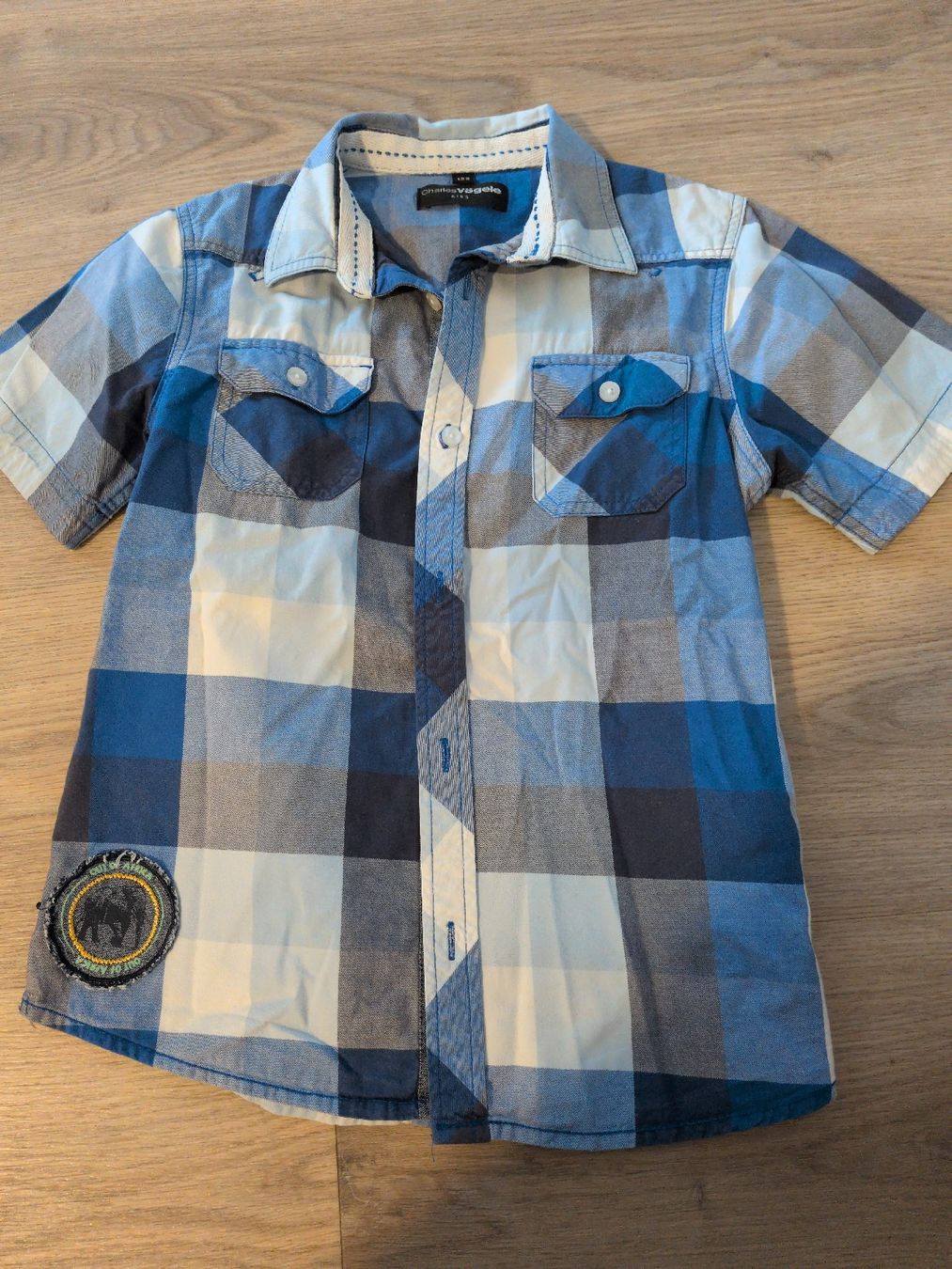 Camicie, T-shirt & Polo: Kurzarmhemd Gr. 122 – Usato da Jonschwil venduto da Dornroeschen01