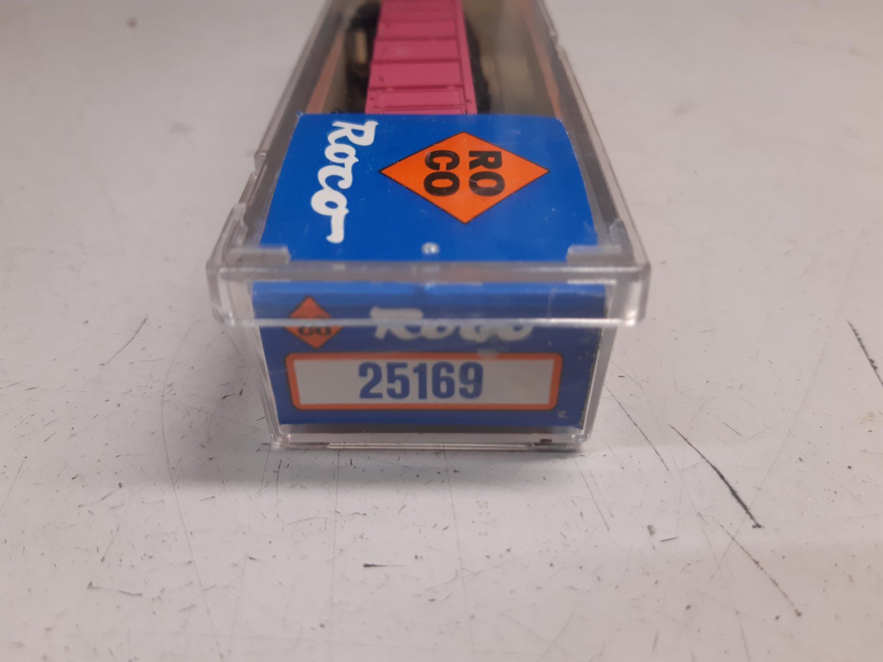 Roco Modellini di ferrovie: SBB Güterwagen pink Spur N, Roco 25169 – Nuovo (secondo la descrizione) da Mitlödi venduto da blackgnat79 7