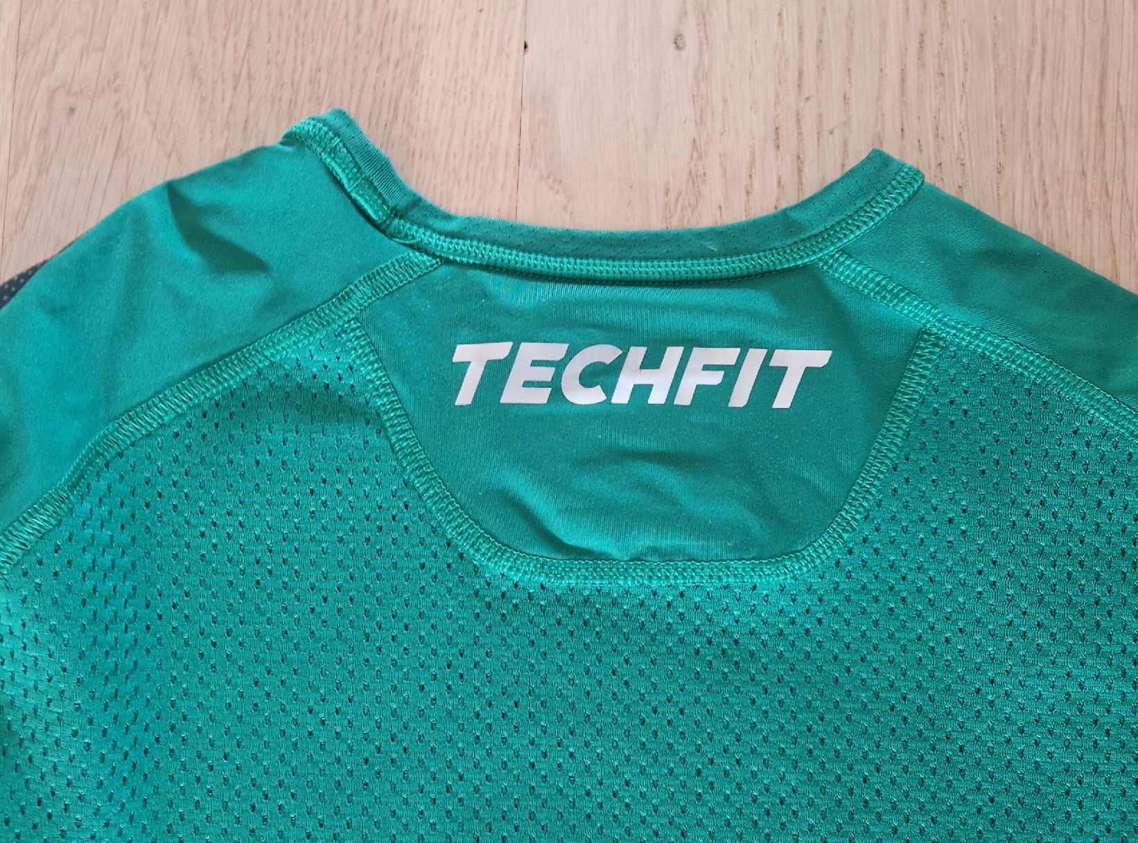 Adidas T-Shirts: Adidas TECHFIT Longsleeve Compressipn – Neu (gemäss Beschreibung) aus Gasel von Waverider 2