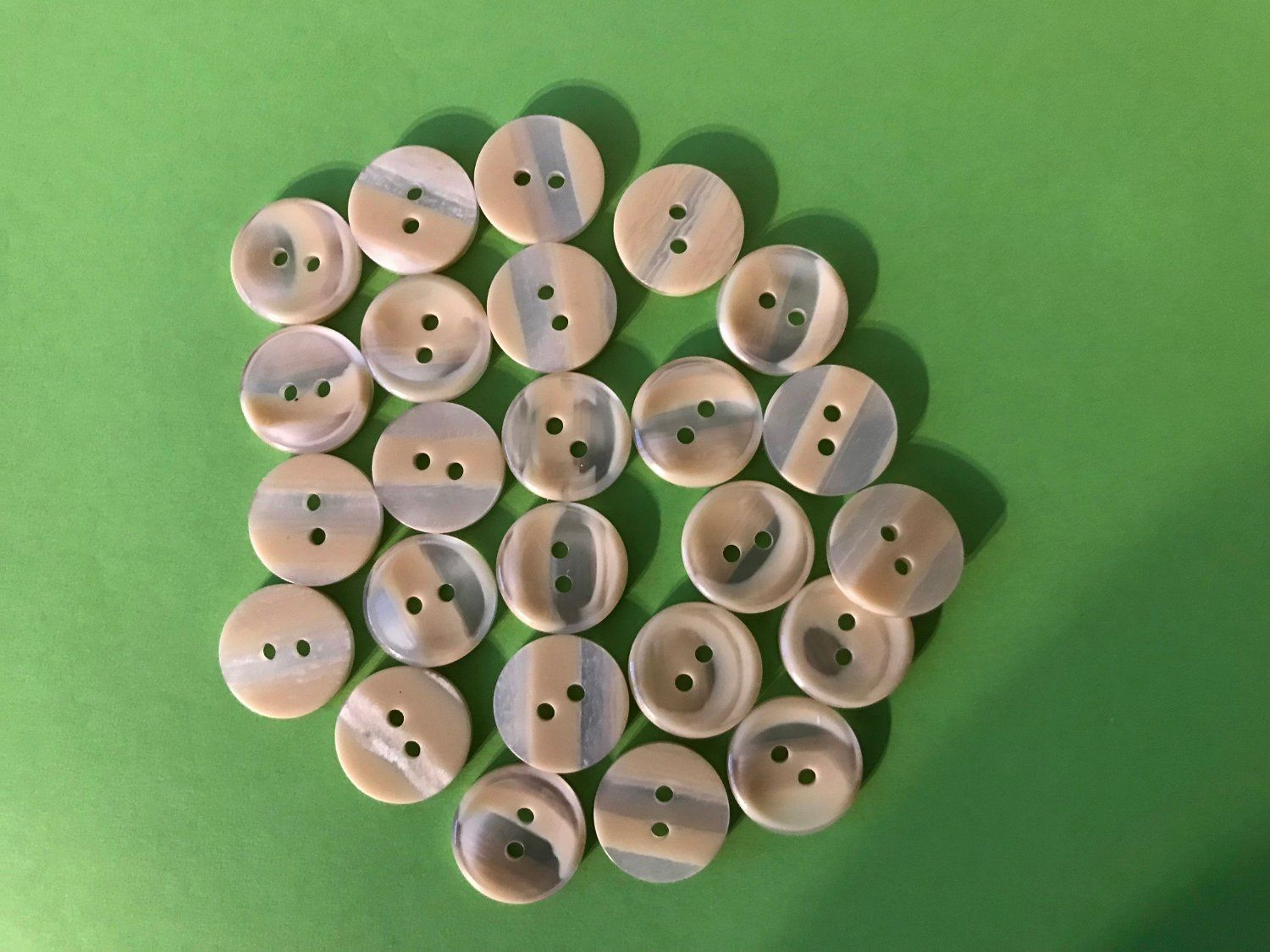 Boutons: Knöpfe – Neuf (Voir description) à Pfäffikon SZ par Desideria0