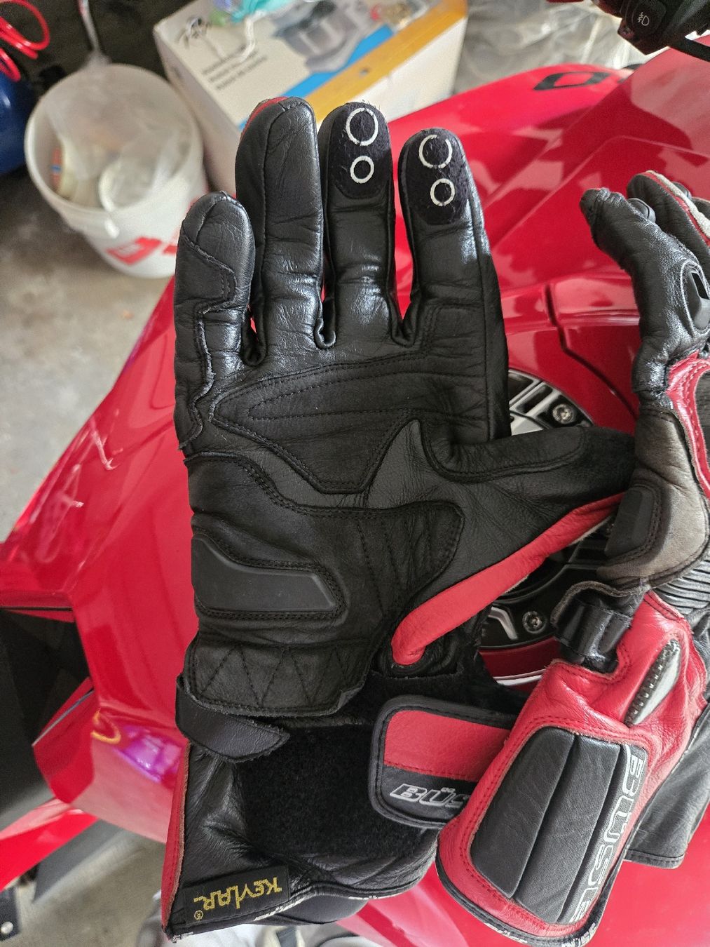 Handschuhe & Handstulpen: Gants Moto, Buse, super état  – Gebraucht aus La Chaux-de-Fonds von tuoro25 3