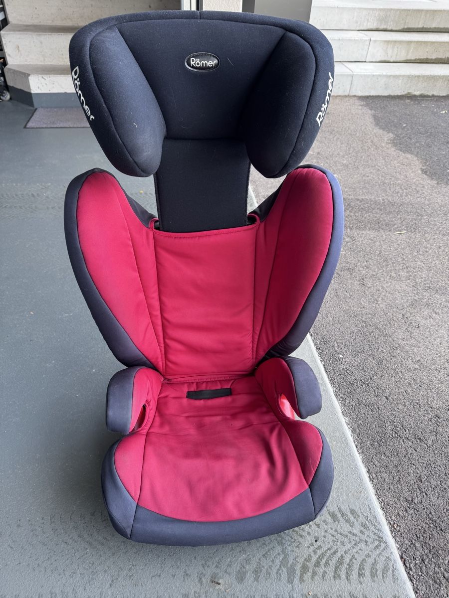 Seggiolini per auto: Römer Autositz Kindersitz Isofix rot/schwarz – Usato da Wolfhausen venduto da Christina07
