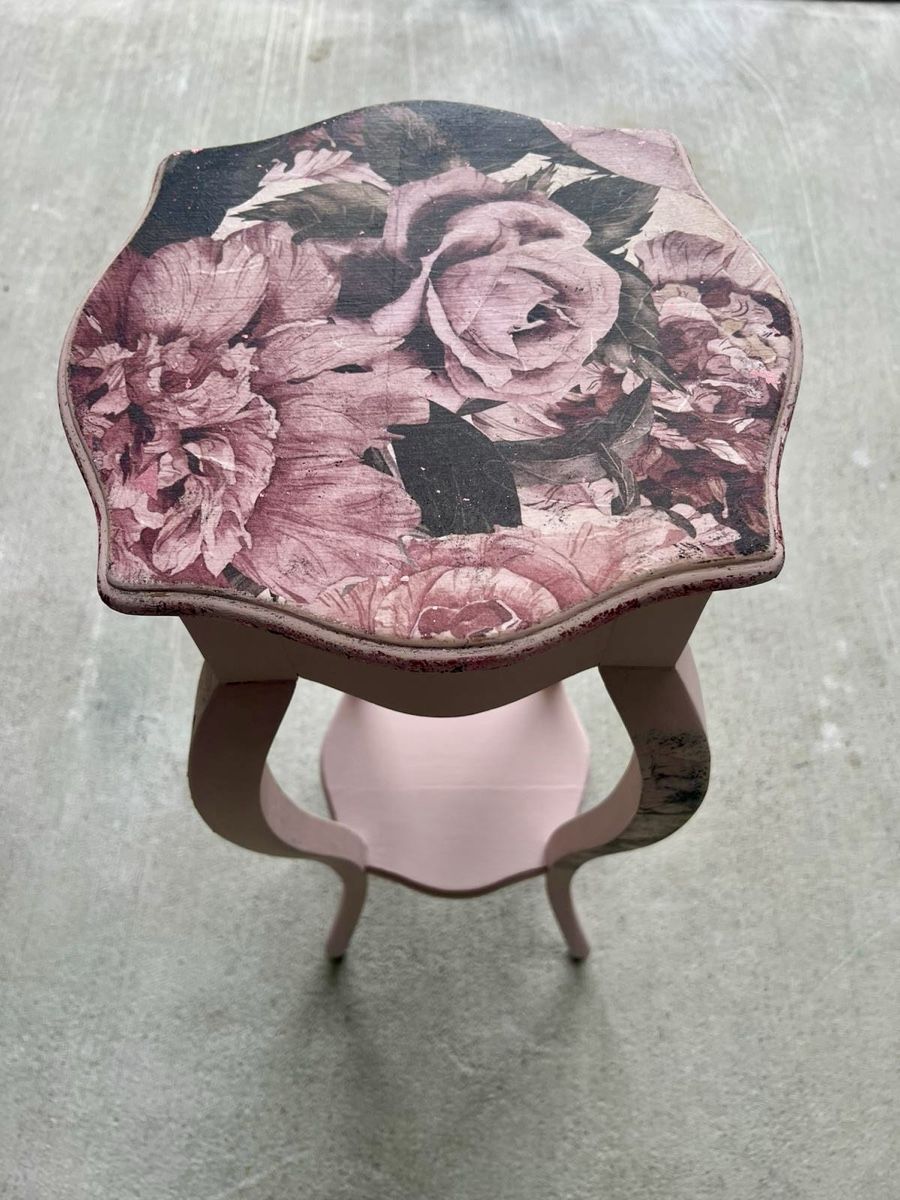 Tables: Romantischer Beistelltisch in Rosé – Neuf (Voir description) à Schlieren par A12S13