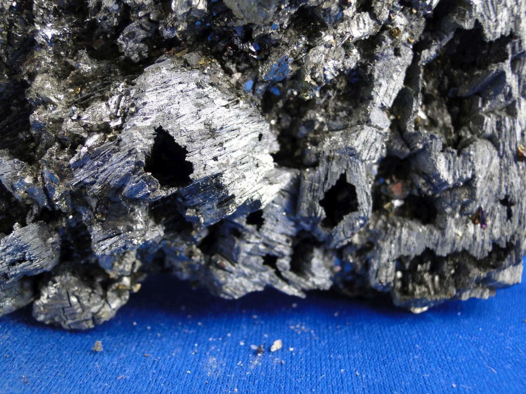 Minerali & Pietre curative: Pyrit psm Pyrrhotit – Usato da Schinznach Bad venduto da Demerald 4