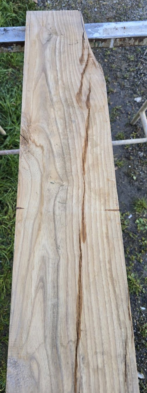Articles en bois: Altes Holzbrett  – D'occasion à Rorschacherberg par snOOpydOg11 2