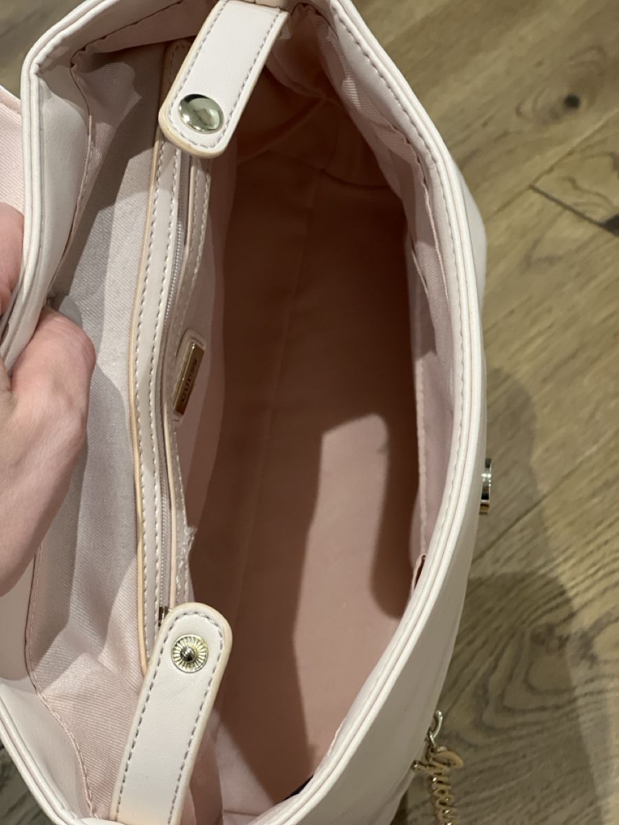 Guess Zaini: Original Guess Rucksack – Usato da Gelfingen venduto da Diana_Tall 2