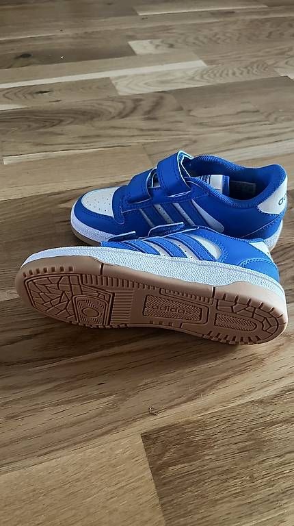 Schuhe für Jungen: Neue Adidas Schuhe – Gebraucht aus Zürich von Dita06 2