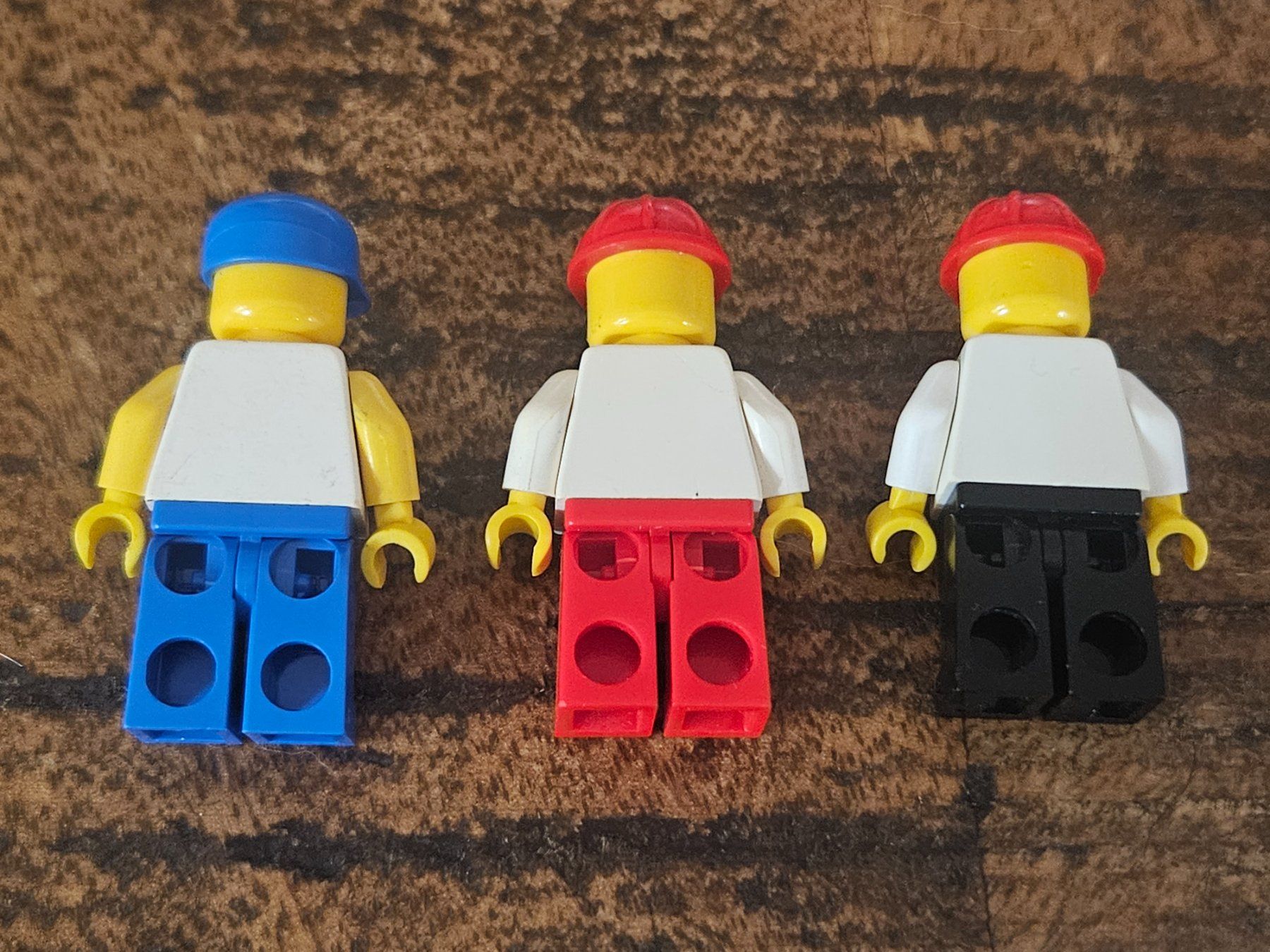 Lego Kit di costruzioni: lego lot de 3 figurines – Usato da Confignon venduto da Ecrofigs 1