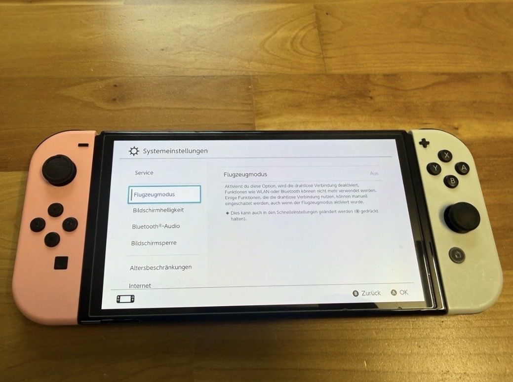 Nintendo Console: Nintendo Switch OLED + Zubehör – Usato da Lugano venduto da CFGB 1
