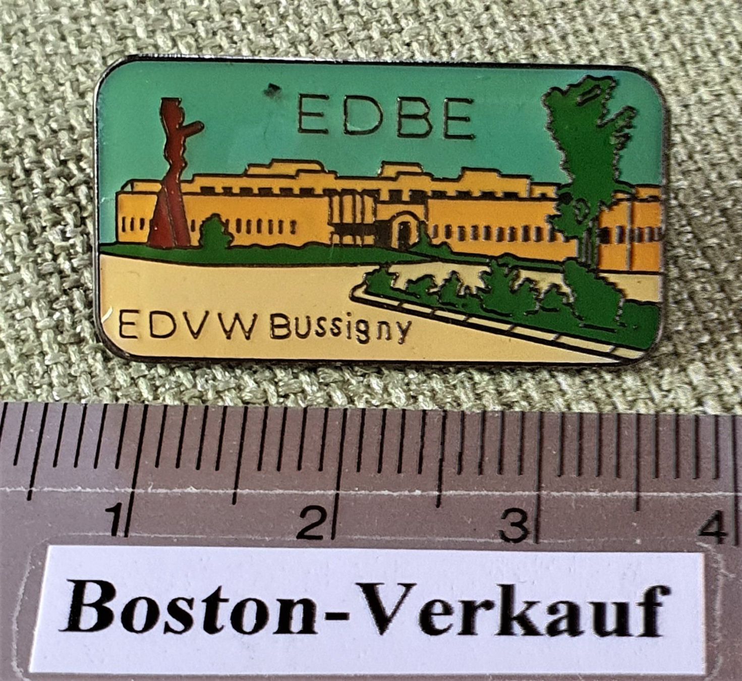 Kommoden: B633 - Pin EDBE EDVW Bussigny – Gebraucht aus Reinach BL von Boston-Verkauf 1