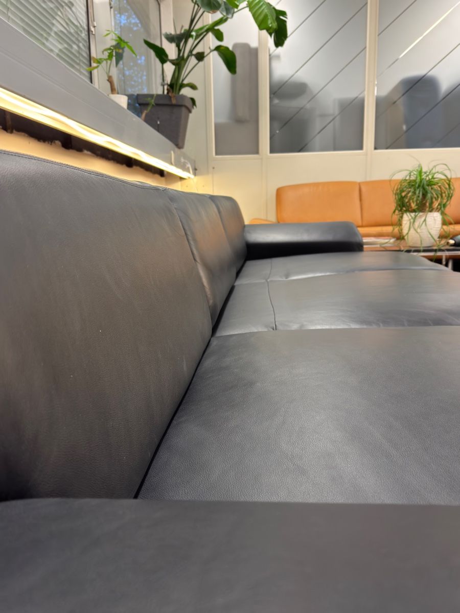 Divani: Sofa aus echtem Schafleder, schwarz mot Bettfunktion – Usato da Fehraltorf venduto da Sofalab.swiss 5