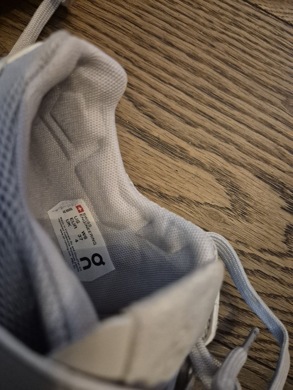 On Scarpe da uomo: On the Roger sneakers Gr.37 grau – Usato da Ostermundigen venduto da Louhdezd 4