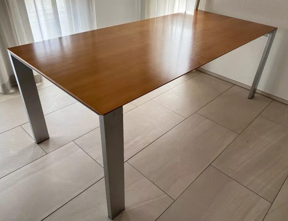 Willisau Tische: Willisau Tisch – Gebraucht aus Zürich von chukye 1