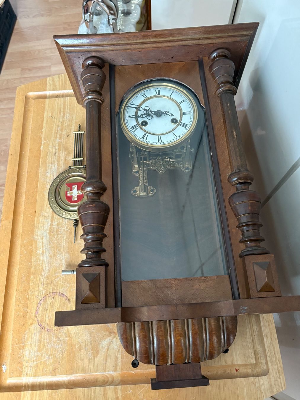 Orologi: Antike Wanduhr mit Schweizer Motiv – Usato da Frick venduto da Rukki 5