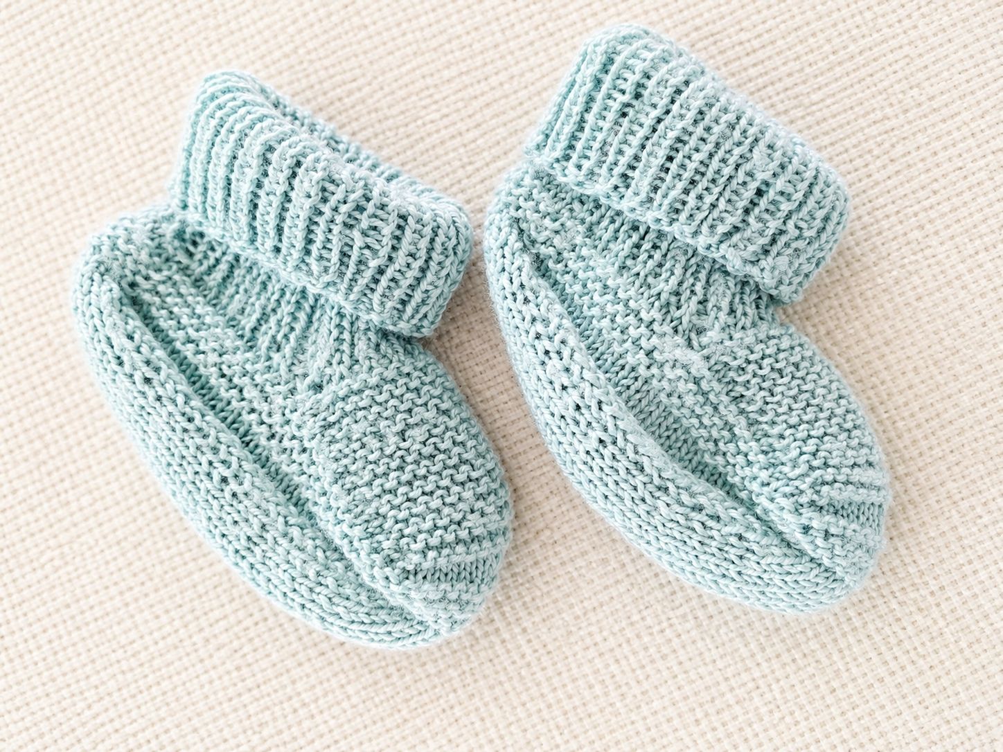 Scarpe per ragazzi: Gestrickte Babyschuhe 6-12 Monate – Nuovo (secondo la descrizione) da Zürich venduto da Kris8050 1
