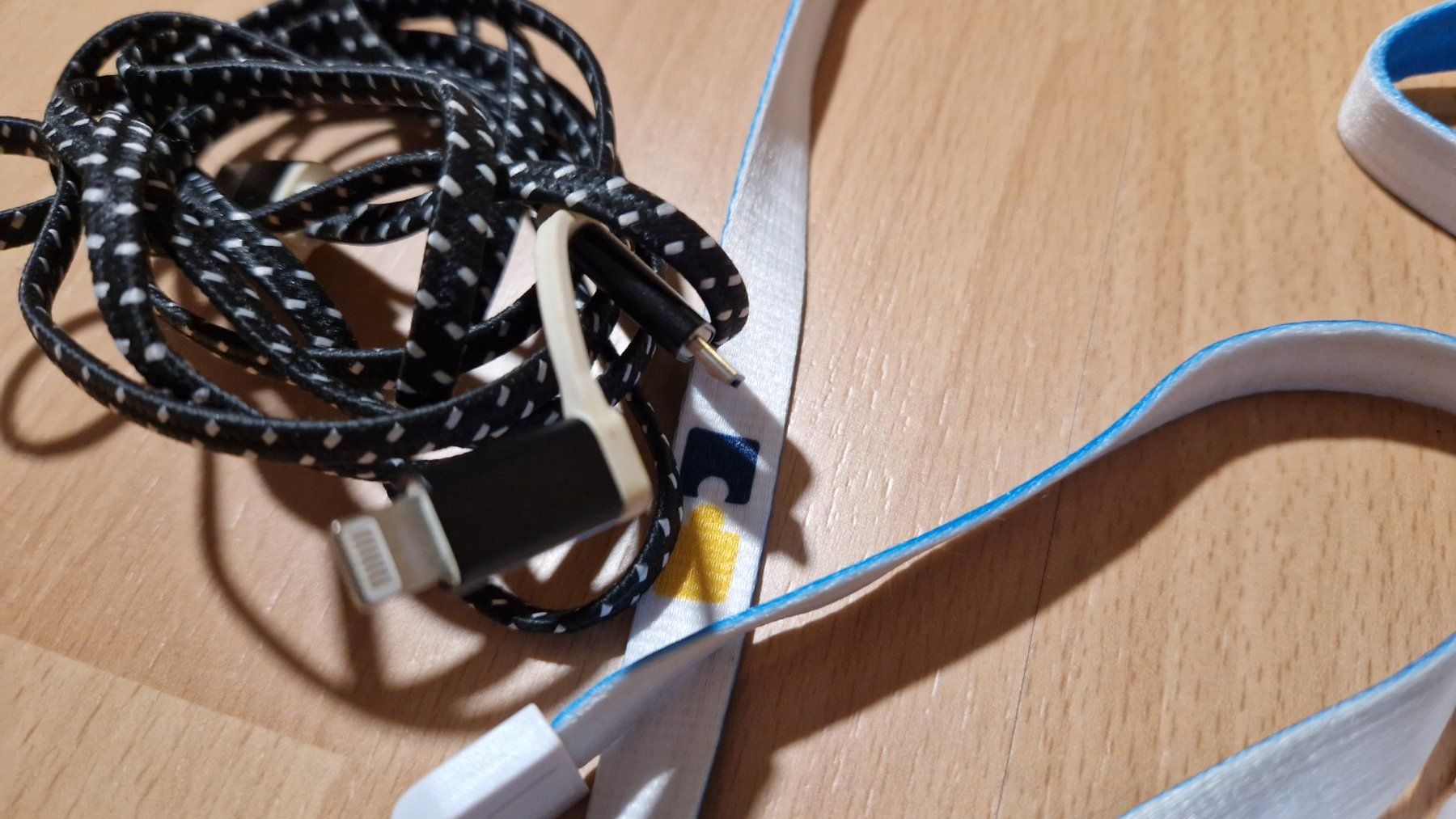 Câbles: Diverse USB-Ladekabel – D'occasion à Zürich par Korhal 1