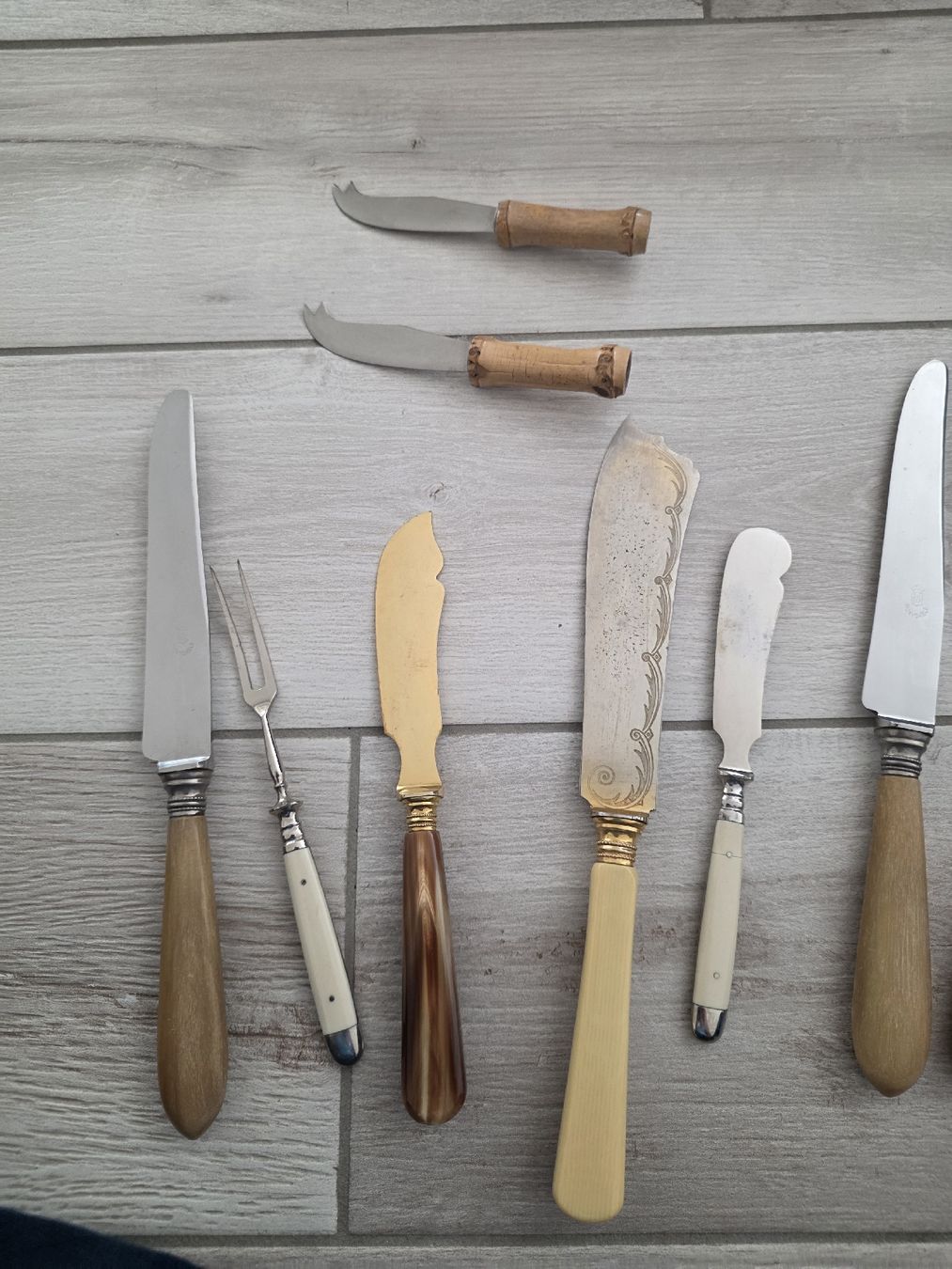 Set di posate: Besteck Lot – Usato da Dorf venduto da Echo_Elements 4