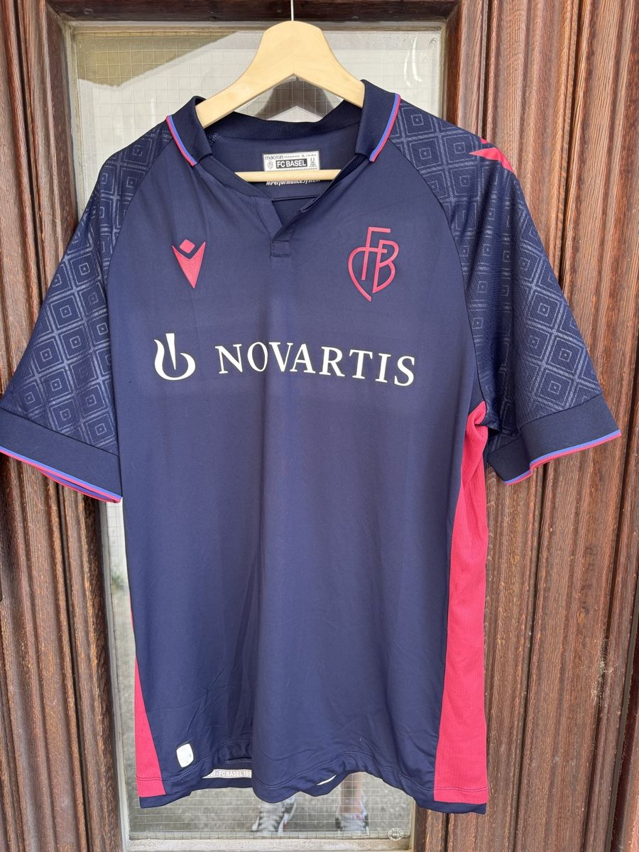 Leibchen & Hosen: FC Basel Trikot Third 2022/2023 Macron Grösse XL – Neu (gemäss Beschreibung) aus Freienbach von
