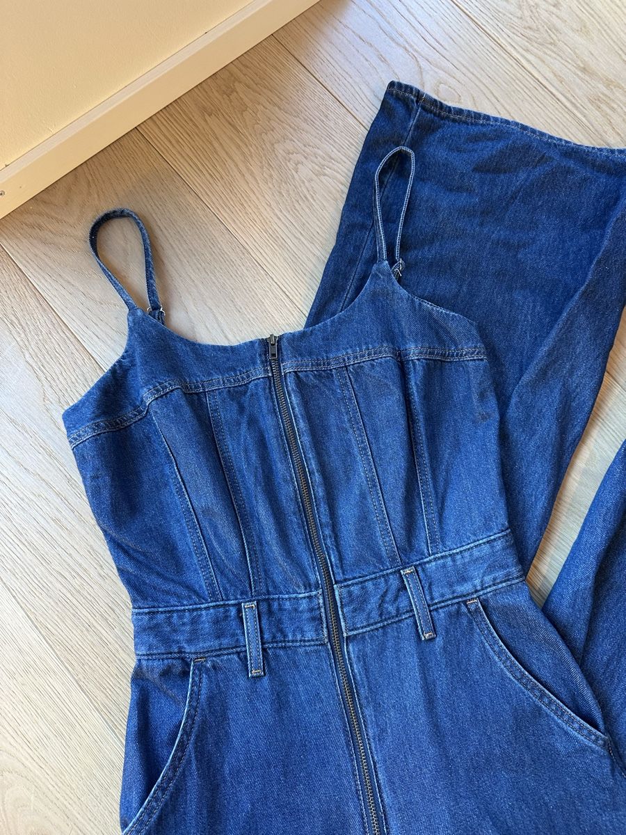 Levi's Jumpsuits: Levi’s overalls size M - never worn – Gebraucht aus St. Niklausen LU von lau_259n 1