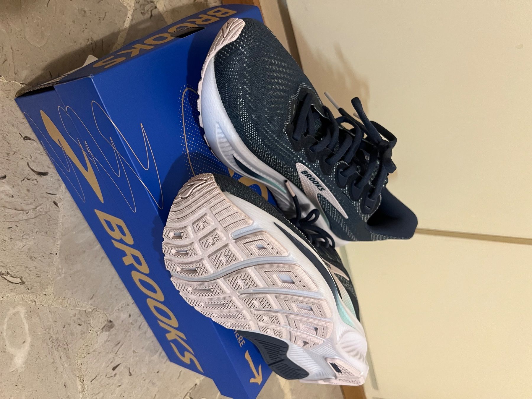 Brooks Chaussures femmes: Brooks Ghost 17 Donna taglia 40 – D'occasion à  par  1