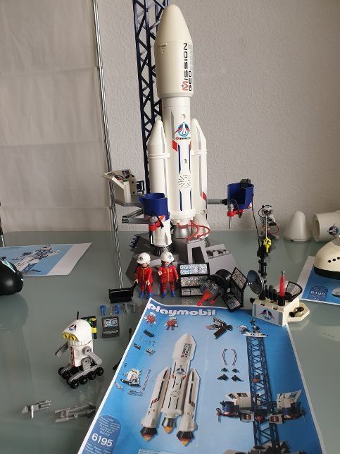 PLAYMOBIL Rakete & Basisstation & Space Shuttle ect. (Gebraucht) in ...