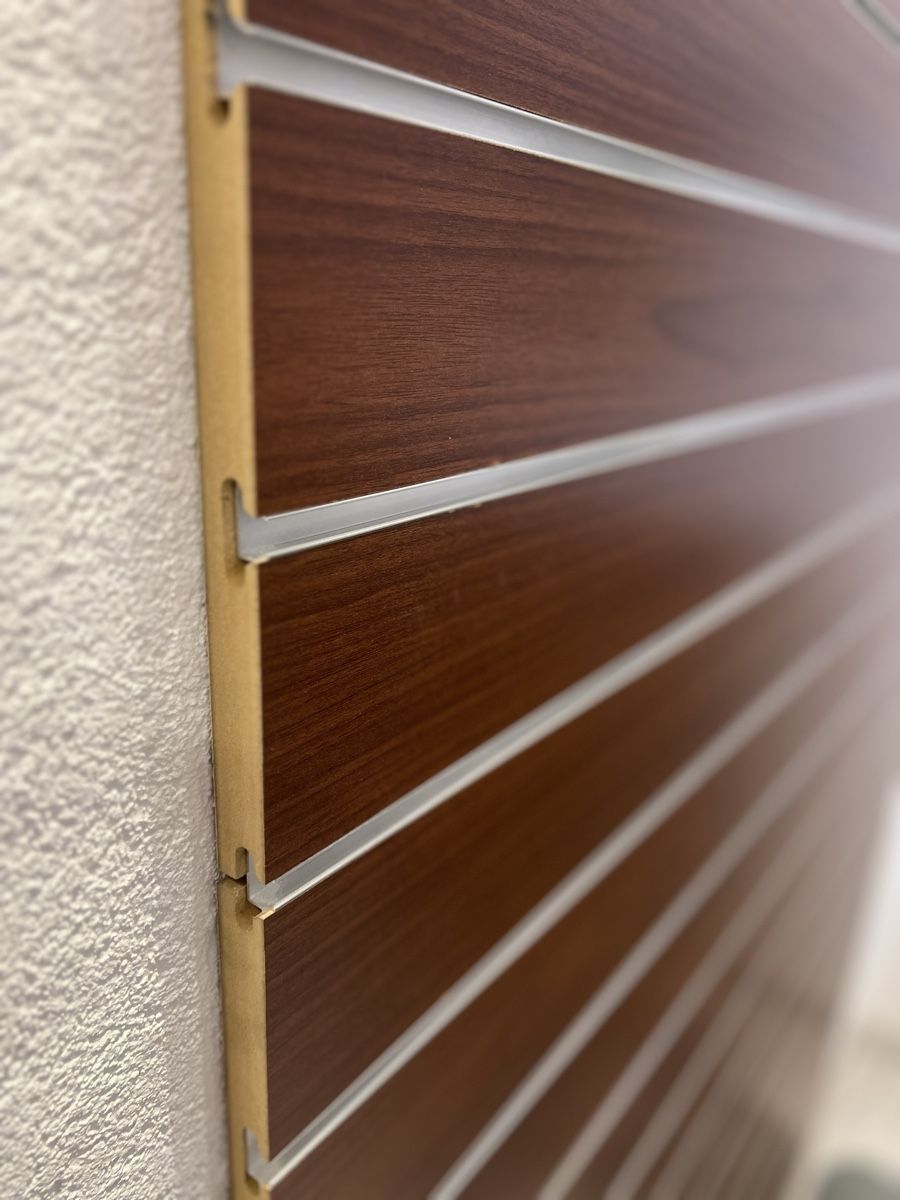 Pareti & Soffitti: Lamellenwand – Usato da St. Gallen venduto da Michel-Gucek-2019