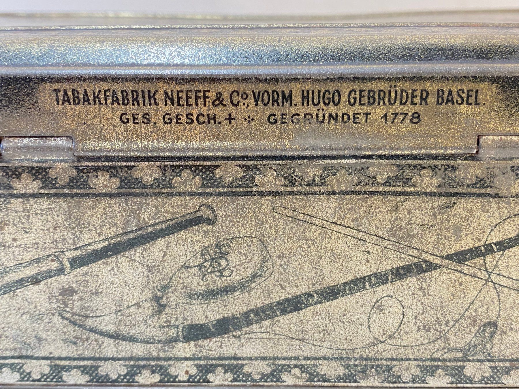 Dosen: Vintage Seltene Blechdose, Tabakdose, Schachtel, Box – Gebraucht aus Schaffhausen von vintageville 1