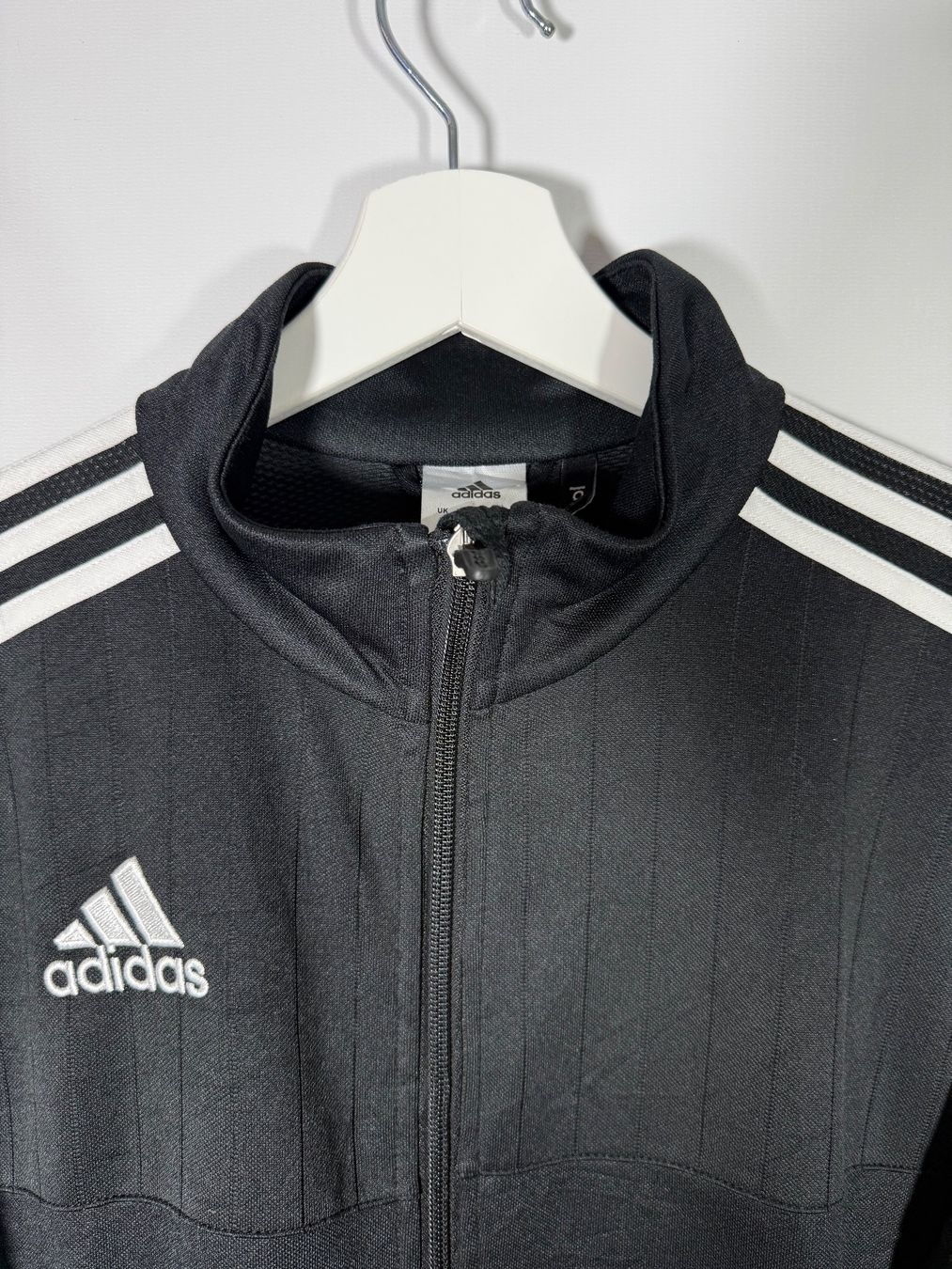 Adidas Pullover & Sweatshirts: Adidas Trainingsjacke  M – Gebraucht aus Mühledorf BE von ericgrunder_12 1