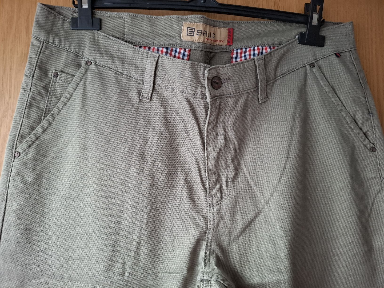 Pantaloni: Hose Taupe 38/34 Top – Usato da St.Gallen venduto da LaMiSa 1