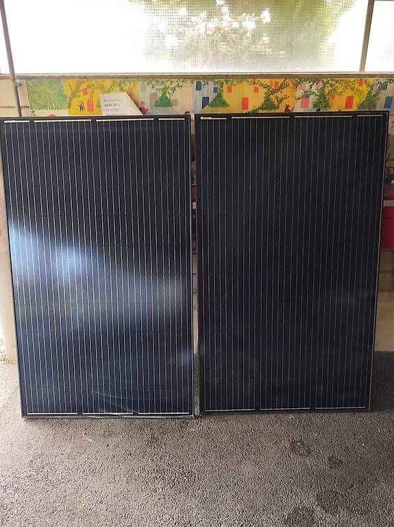 Dispositivi a energia solare: Solarpanel 2x 300W – Usato da Schaffhausen venduto da pa.rlic