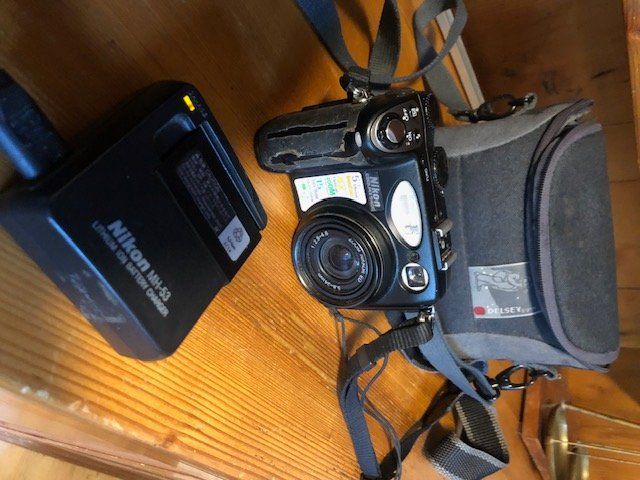 Nikon Appareil photo: Defekte Nikon Coolpix 5400 – Défectueux à Gossau SG par Yoto 3