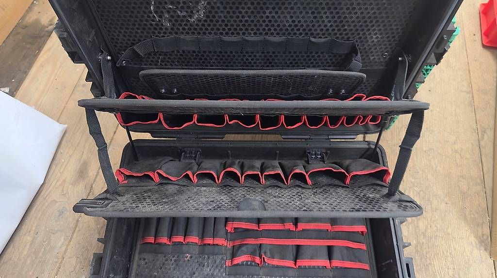 Tutti gli attrezzi: Knipex Werkzeugkoffer "Robust45 Move"leer – Usato da Gipf-Oberfrick venduto da Fam.Mueller.Wittnau