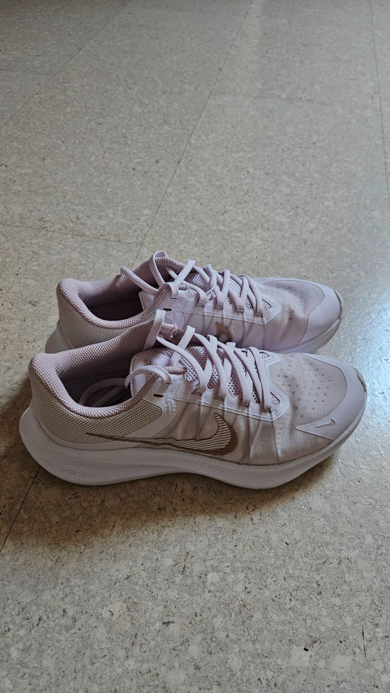 Nike Damenschuhe: Turnschuh Nike – Neu (gemäss Beschreibung) aus Münchenbuchsee von Yothu 2