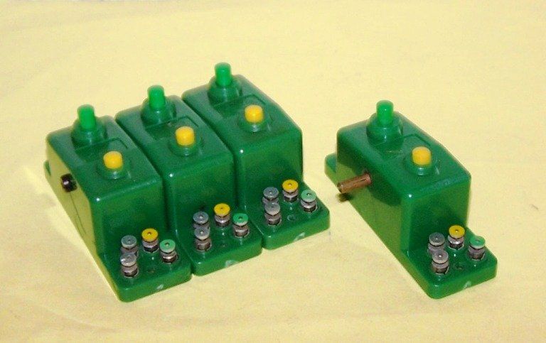 Trix Modellini di ferrovie: TRIX H0+N 6595  Doppelfunktionsschalter grün,  pro Stück – Usato da Brüttisellen venduto da Rentner44zh 1