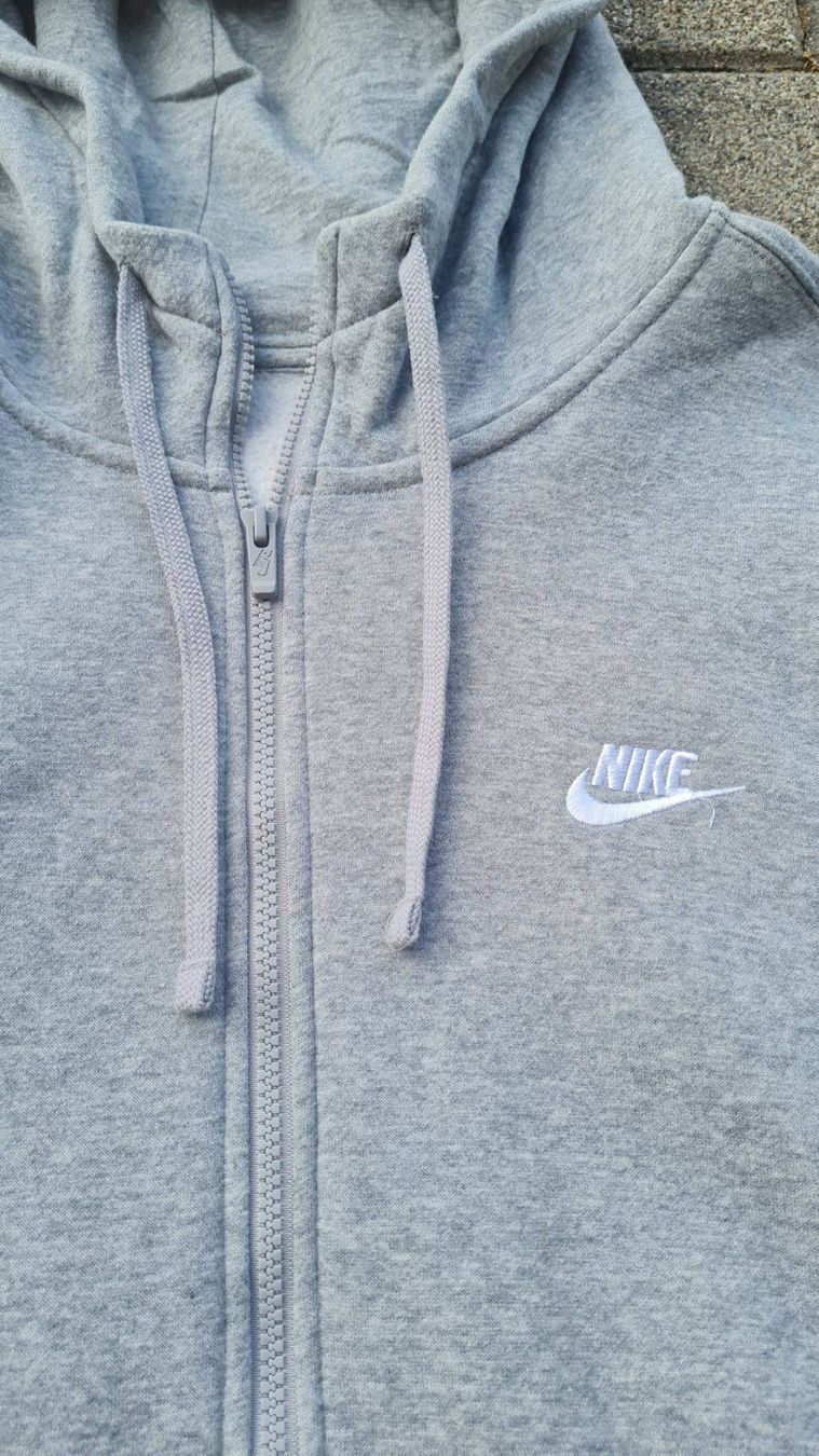 Tommy Hilfiger Pullover & Sweatshirts: Nike / Pullover / Trainerjacke / Hoodie / Herren / Grau – Gebraucht aus Safenwil von Husqi2000 2