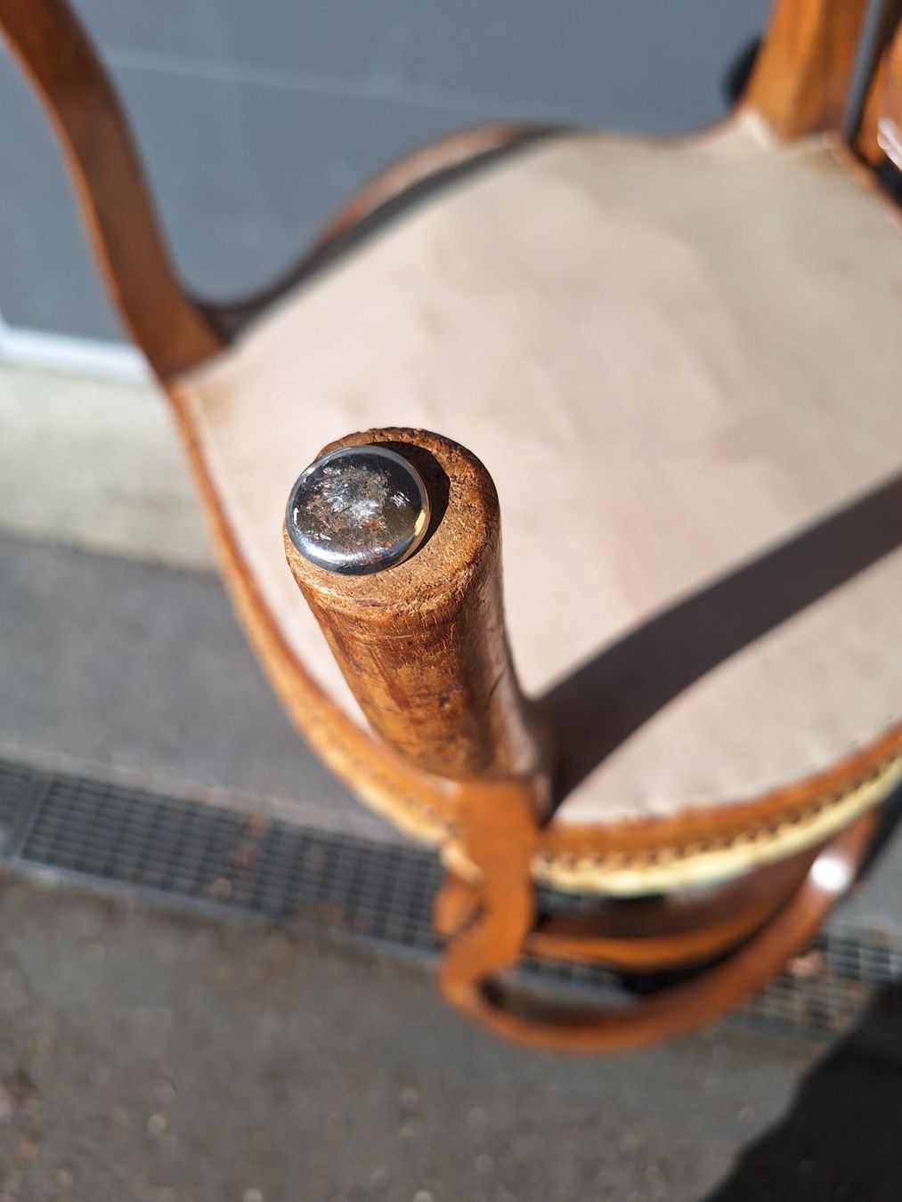 Stühle: 6 STÜCK NUSSBAUM LOUIS-PHILIPPE ESSSTÜHLE – Gebraucht aus Huttwil von Kunterbuntli 7