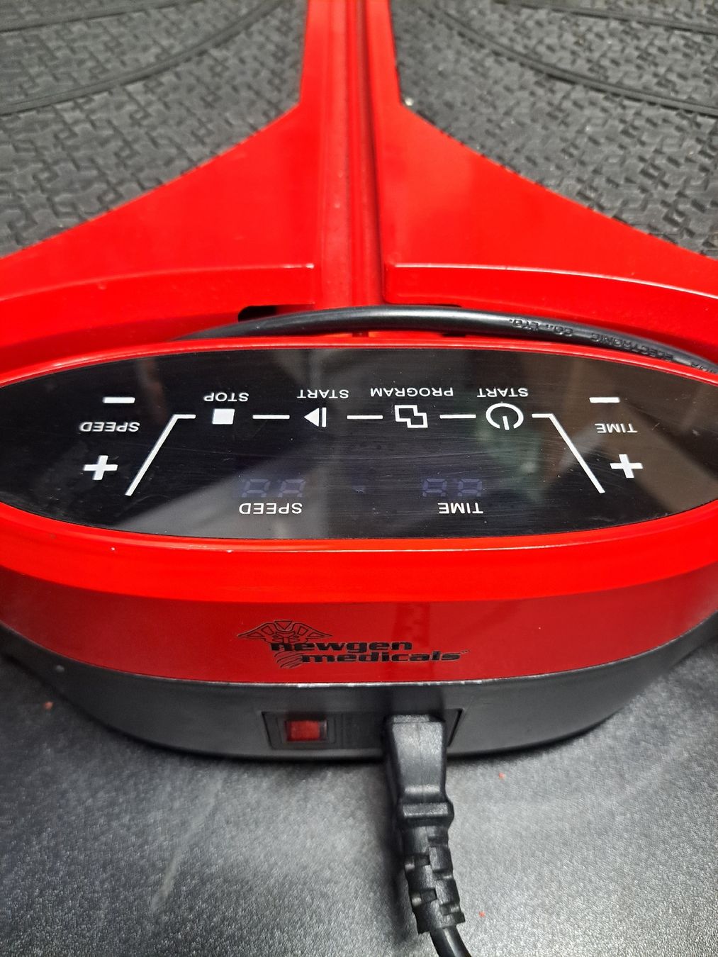 Hometrainer: Vibrationsplatte_ Abholort Winterthur – Nuovo (secondo la descrizione) da Winterthur venduto da mae_z5mr 1