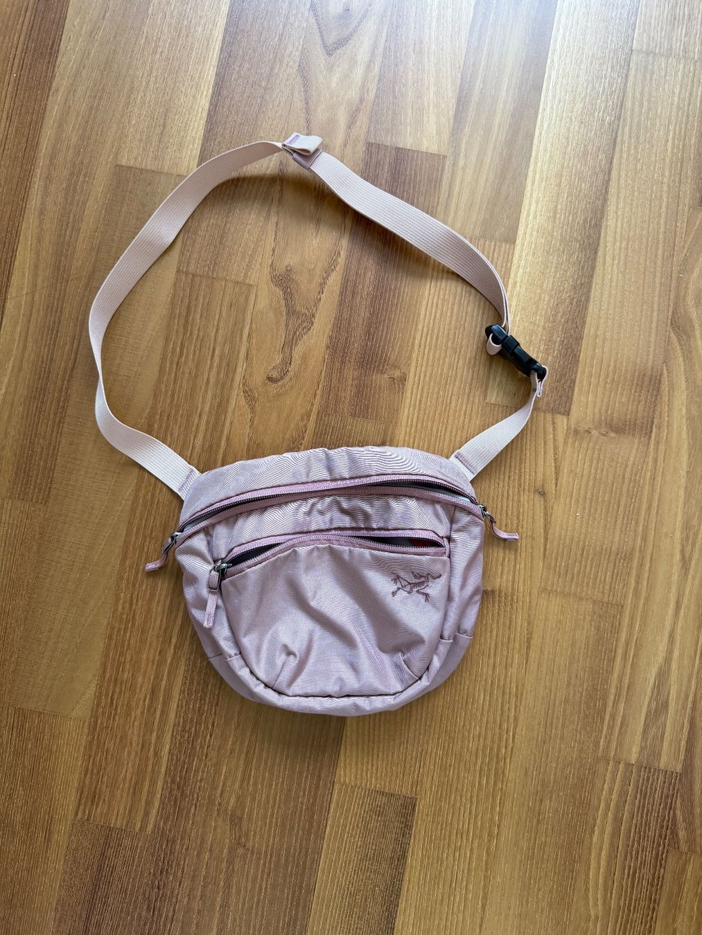Arcteryx Borse da donna: Arc'teryx Mantis 1 Waist Pack rosa – Usato da Buchs SG venduto da VintageHomeCH
